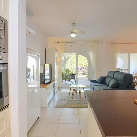 Modern In With Pool Κάλπε