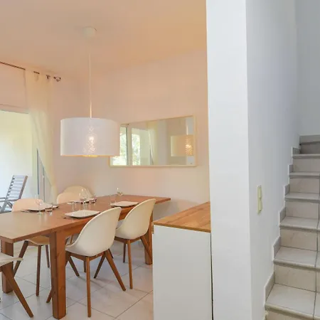 Modern In With Pool * Κάλπε